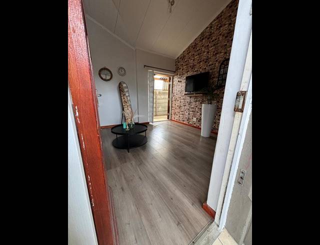 2 BEDROOM HOUSE FOR SALE IN MITCHELLS PLAIN CENTRAL